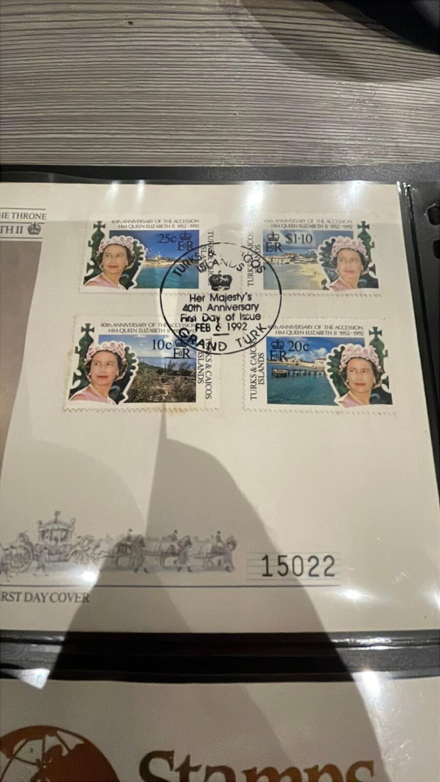 Queen Elizabeth II 40th Anniversary Commemorative Coin and Stamp Cover 1992