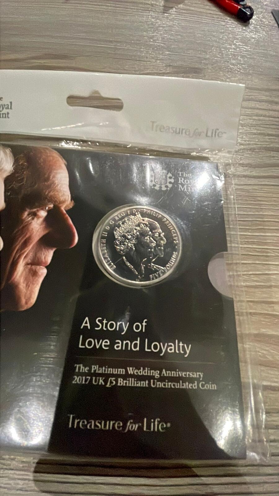 The Royal Mint 2017 UK Platinum Wedding Anniversary £5 Proof Coin