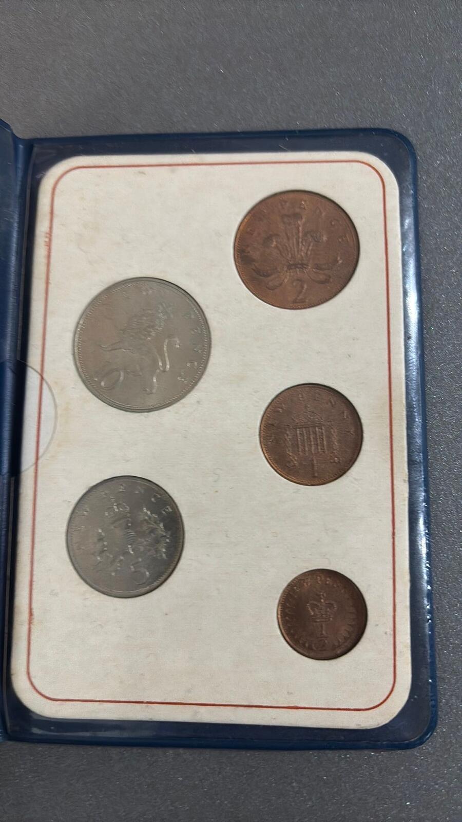 Britain's First Decimal Coins Set from 1971