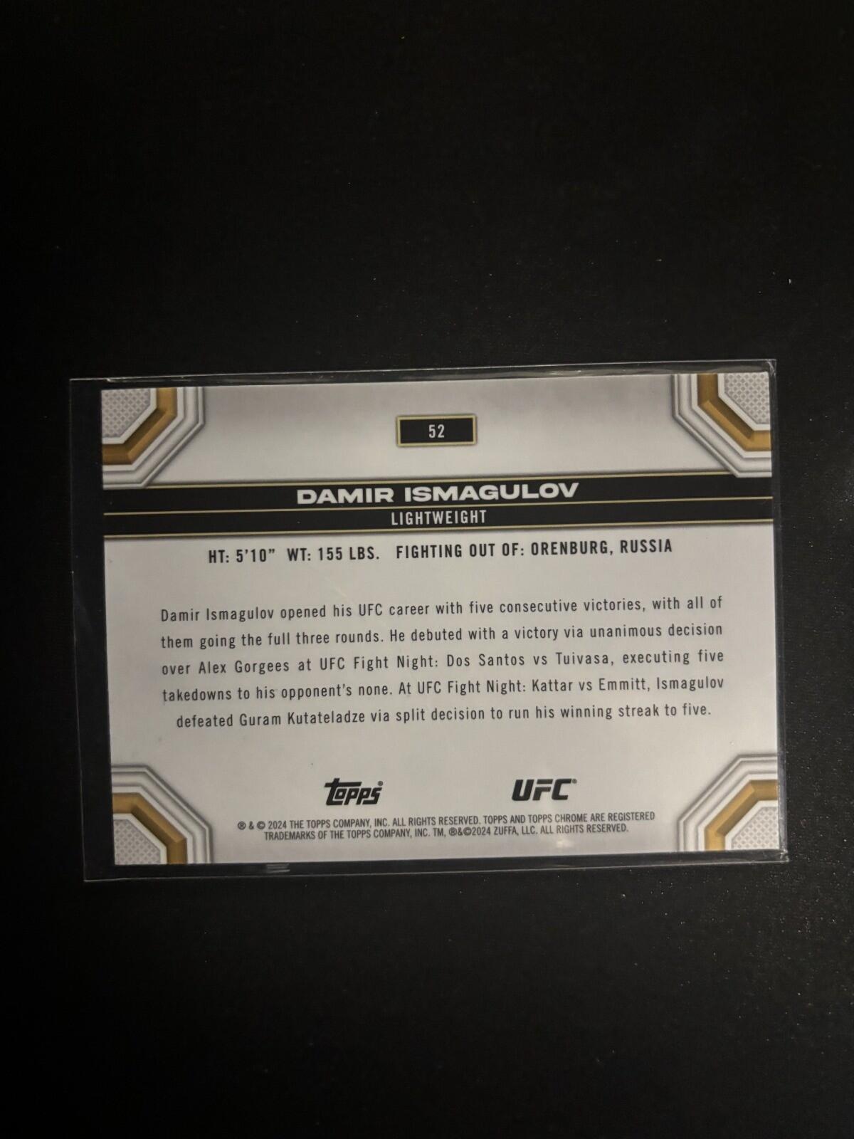 Damir Ismagulov Magenta Refractor Topps Chrome UFC - Magenta Refractor 52 NM