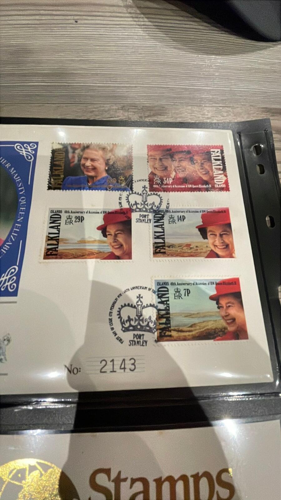 Her Majesty The Queen's 40th Anniversary Coin and Stamp Set
