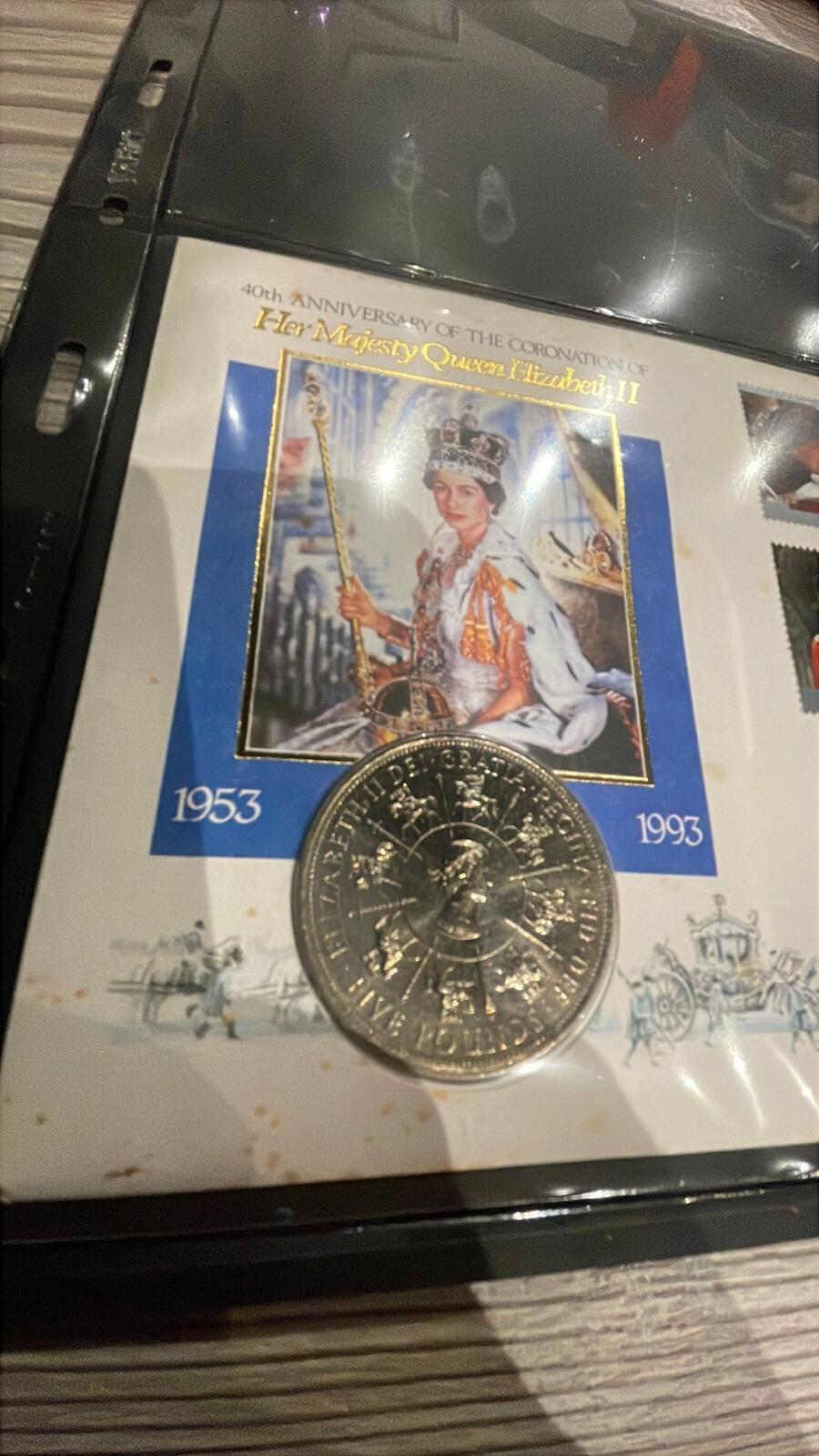 Royal Mint 1993 five Pound Coin Stamp Set - 40th Queen Elizabeth II's Coronation